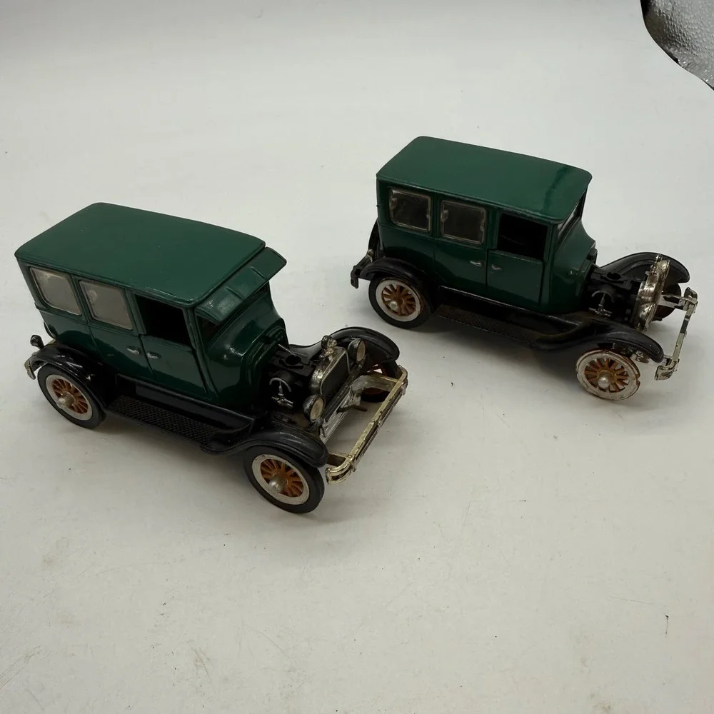 National Motor Museum Mint 1926 Ford Model T Tudor Diecast 1:32 Green Set of 2